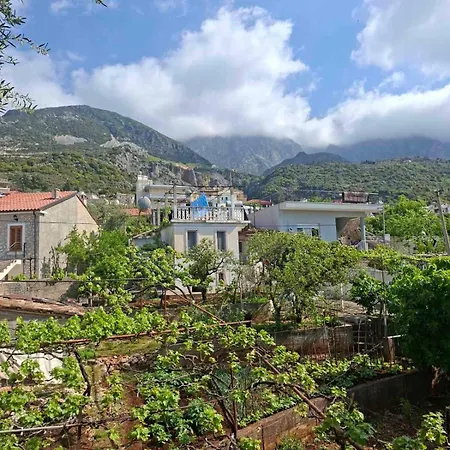 Ruci Yetişkin Oteli Dhërmi